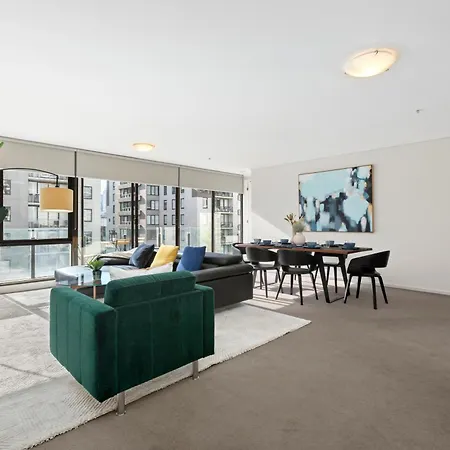 Complete Host Capri Apartments Melbourne Exterior photo