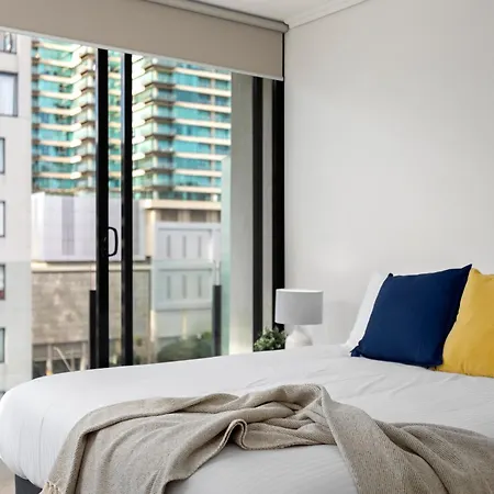 Complete Host Capri Apartments Melbourne Exterior photo