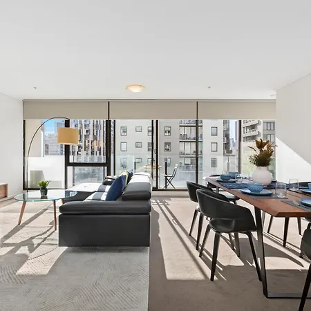 Complete Host Capri Apartments Melbourne Exterior photo
