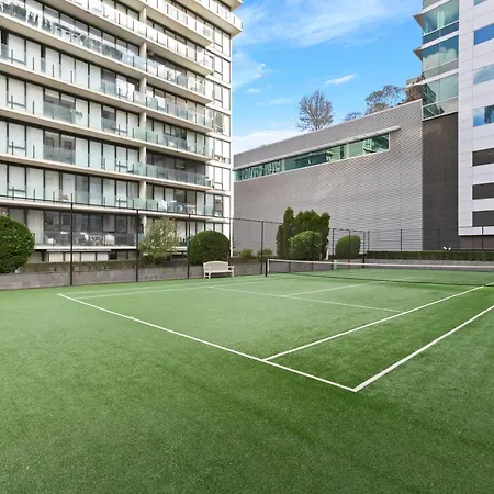 Complete Host Capri Apartments Melbourne Exterior photo