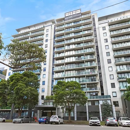 Complete Host Capri Apartments Melbourne Exterior photo